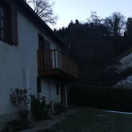 Maison D'hôte, Gîte, La Maisonnette Hébergement de vacances *
